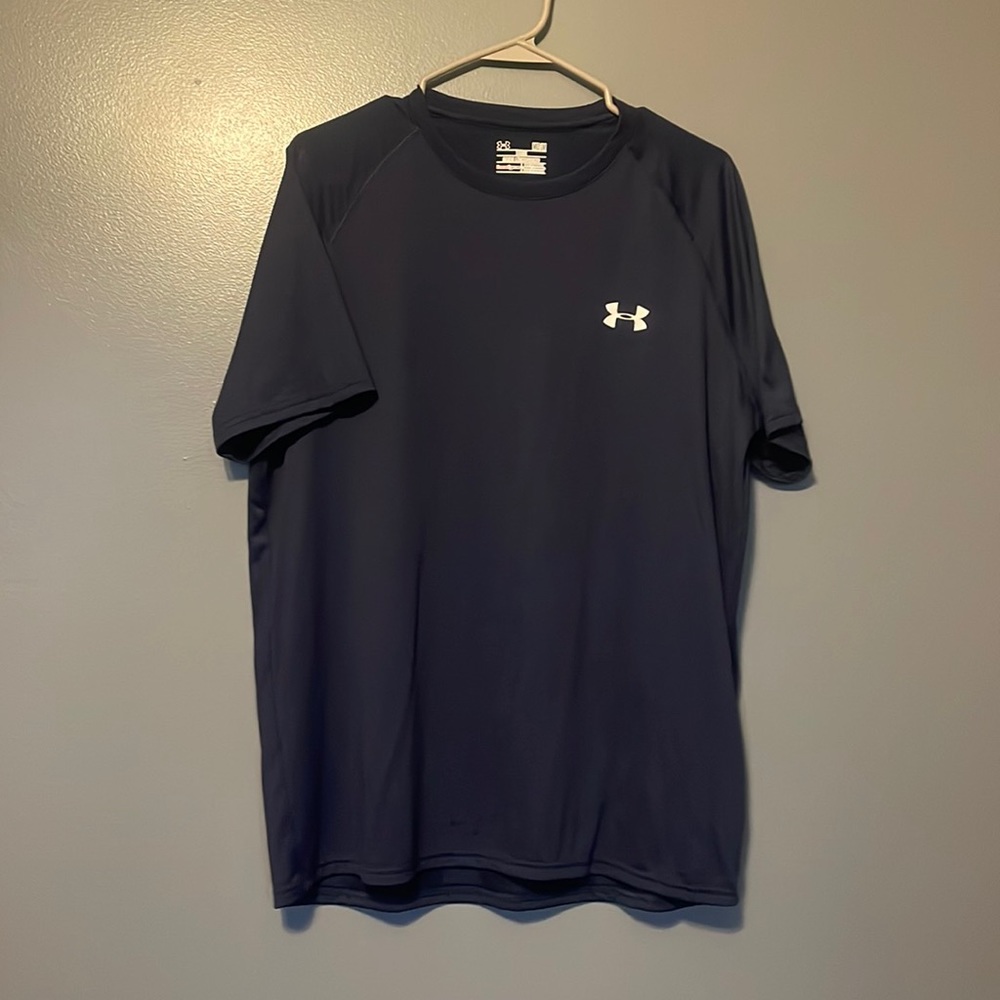Men Under Armour heat gear tshirt
